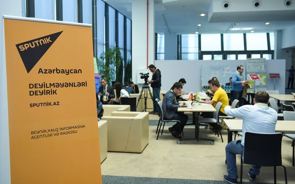 Презентация инновационного центра Сколково в Баку - Sputnik Азербайджан