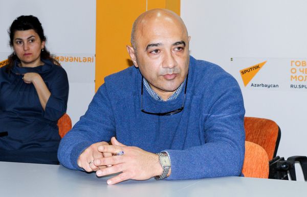 Политолог Тофик Аббасов - Sputnik Азербайджан