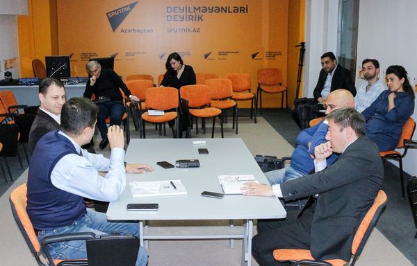Пятьдесят второе заседание клуба политологов Южный Кавказ в в Мультимедийном пресс-центре Sputnik Азербайджан, 18 апреля 2017 года - Sputnik Азербайджан