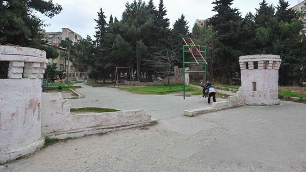 Парк шехидов в Хатаинском районе Баку, фото из архива - Sputnik Азербайджан