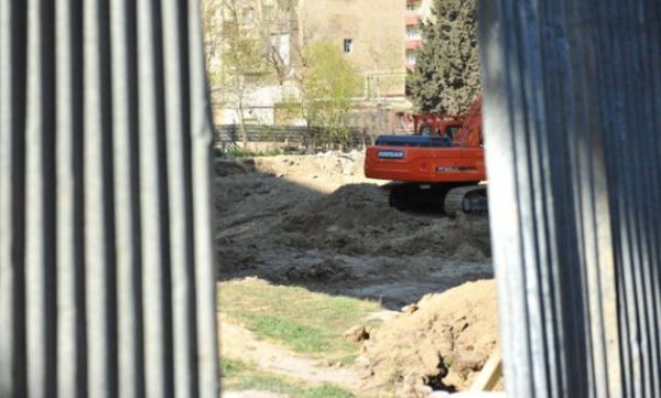 Текущая ситуация на территории Парка шехидов в Хатаинском районе Баку - Sputnik Азербайджан