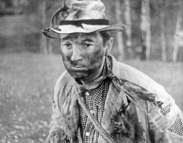 Георгий Вицин в роли Труса в фильме Пес Барбос и необычный кросс (фильм №5 киноальманаха Совершенно серьезно, режиссеры Леонид Гайдай и Эльдар Рязанов) - Sputnik Азербайджан