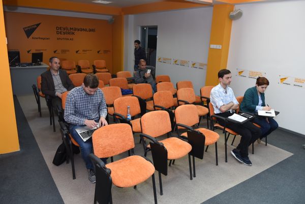 Пресс-конеференция представителей проекта Футбол для дружбы в мультимедийном пресс-центре Sputnik Азербайджан - Sputnik Азербайджан