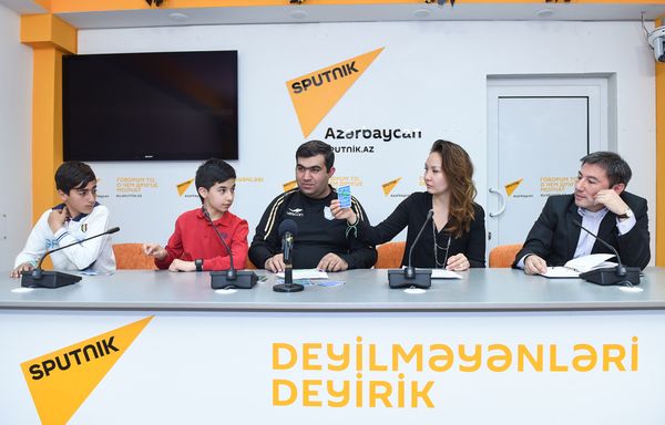 Пресс-конеференция представителей проекта Футбол для дружбы в мультимедийном пресс-центре Sputnik Азербайджан - Sputnik Азербайджан