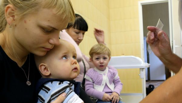 Вакцинация детей, фото из архива - Sputnik Азербайджан