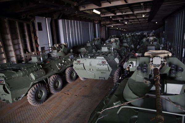 Новые продукции военного назначения будут переданы в соответствующие воинские части Азербайджана - Sputnik Азербайджан