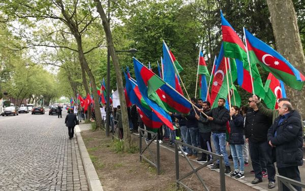Акция протеста проживающих в Европе азербайджанцев перед зданием Совета Европы - Sputnik Азербайджан