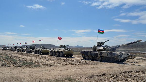 Azərbaycan-Türkiyə birgə döyüş atışlı taktiki təlimləri başlayıb - Sputnik Азербайджан