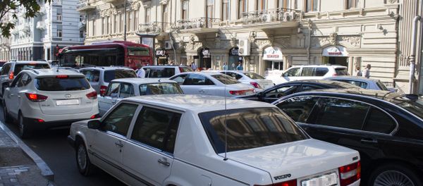 Движение транспорта на улице Рашида Бехбудова в Баку, фото из архива - Sputnik Азербайджан