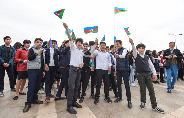 В Баку стартовал велотур Tour d’ Azerbaijan-2017 - Sputnik Азербайджан