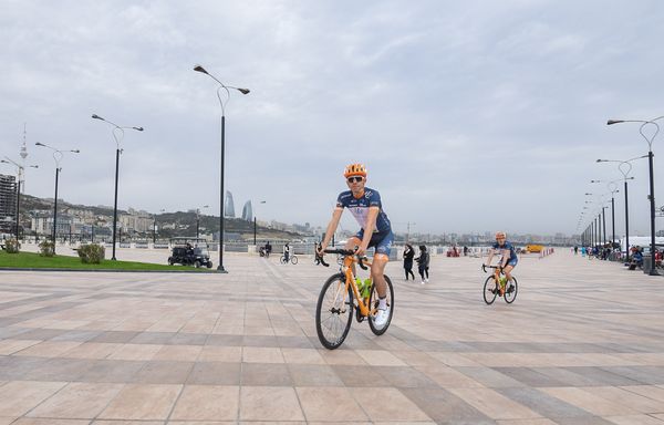 В Баку стартовал велотур Tour d’ Azerbaijan-2017 - Sputnik Азербайджан