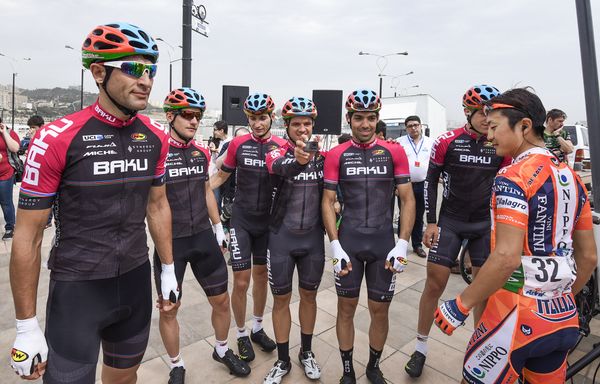 В Баку стартовал велотур Tour d’ Azerbaijan-2017 - Sputnik Азербайджан