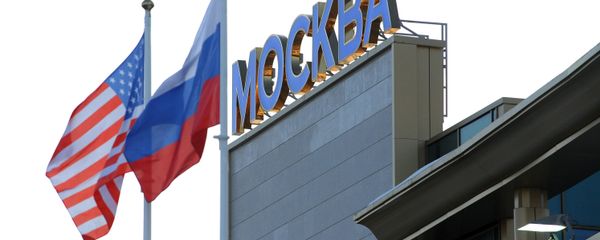 Флаги России и США в аэропорту Внуково-2, фото из архива - Sputnik Азербайджан