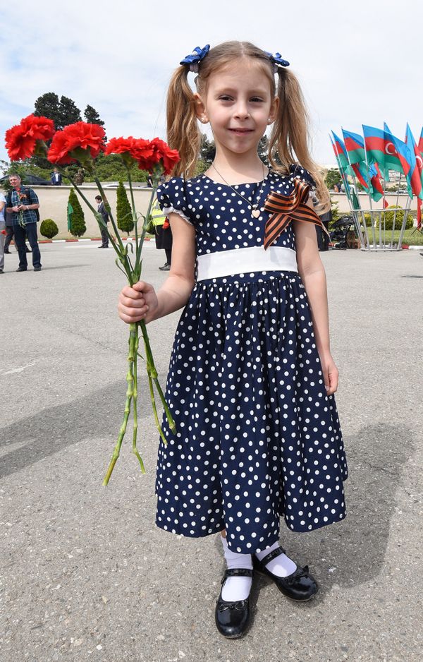 В Баку прошла акция Бессмертный полк, посвященная 72-й годовщине победы во Второй мировой войне - Sputnik Азербайджан
