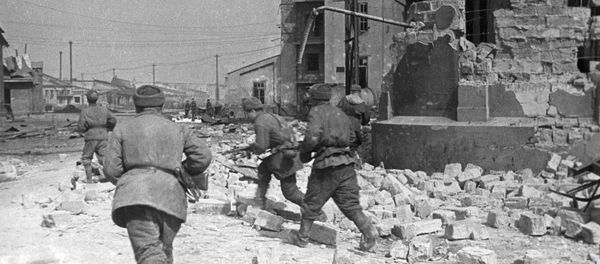 Бой на окраине Одессы на территории одного из заводов, 7 апреля 1944 года - Sputnik Азербайджан
