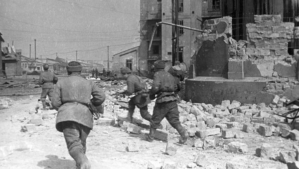 Бой на окраине Одессы на территории одного из заводов, 7 апреля 1944 года - Sputnik Азербайджан