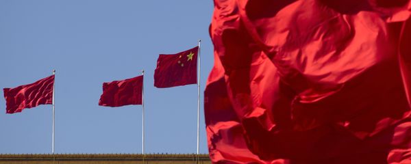 Флаги Китая на здании Дома народных собраний в Пекине, фото из архива - Sputnik Азербайджан
