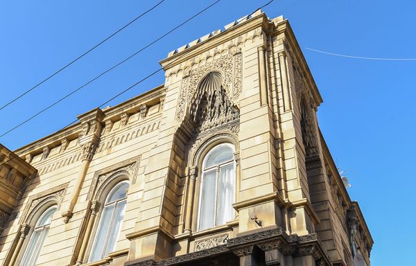 Дом Агабалы Гулиева на улице Муртузы Мухтарова в Баку Дом Агабалы Гулиева на улице Муртузы Мухтарова в Баку - Sputnik Азербайджан