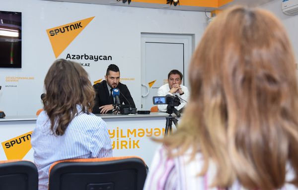 Пресс-конференция члена комитета по въездному туризму Ассоциации туризма Азербайджана Вюсала Гаджиева в международном мультимедийном пресс-центре Sputnik Азербайджан - Sputnik Азербайджан