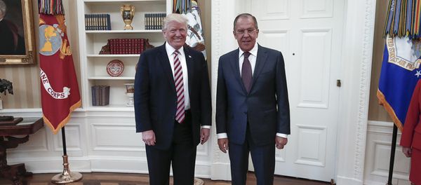 Президент США Дональд Трамп и министр иностранных дел России Сергей Лавров - Sputnik Азербайджан