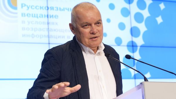 Генеральный директор МИА Россия сегодня Дмитрий Киселев выступает на третьем Международном форуме русскоязычных вещателей - Sputnik Азербайджан