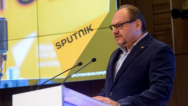 Ведущий радио Sputnik Беларусь Вячеслав Шарапов - Sputnik Азербайджан
