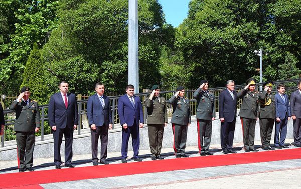 Состоялась встреча министров обороны Азербайджана и Грузии - Sputnik Азербайджан