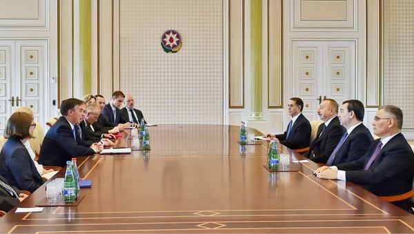 Президент Ильхам Алиев принял делегацию Европейского парламента - Sputnik Азербайджан