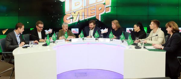 Пресс-конференция финалистов, членов жюри и организаторов международного детского вокального конкурса Ты супер! - Sputnik Азербайджан