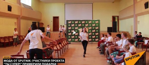 Подарки от Sputnik всем участникам Ты супер! Фэшн-показ - Sputnik Азербайджан