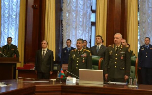 Министр обороны АР генерал-полковник Закир Гасанов на заседании Совета Министров Обороны СНГ в Москве - Sputnik Азербайджан