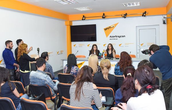 Певица Damla в Международном мультимедийном пресс-центре Sputnik Азербайджан / - Sputnik Азербайджан