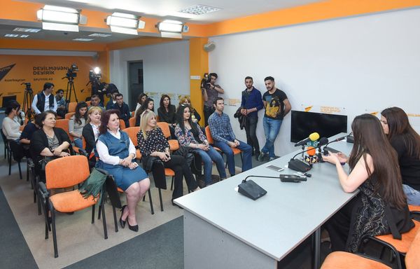 Певица Damla в Международном мультимедийном пресс-центре Sputnik Азербайджан - Sputnik Азербайджан
