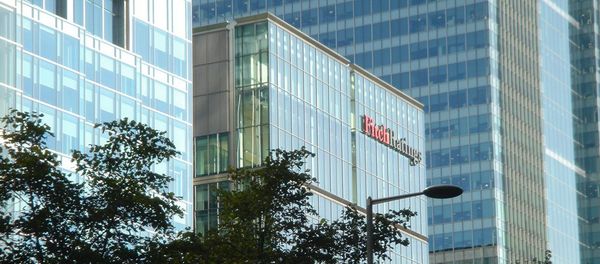 Международное рейтинговое агентство Fitch Ratings - Sputnik Азербайджан