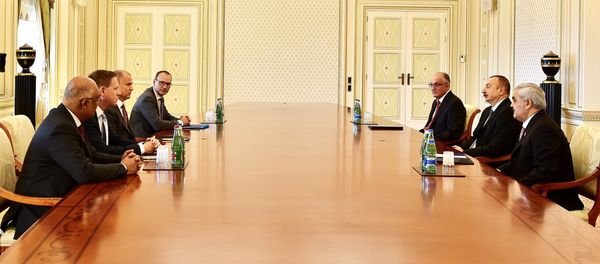 Президент Ильхам Алиев принял делегацию во главе с исполнительным вице-президентом компании Statoil - Sputnik Азербайджан
