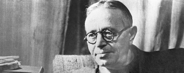 Узеир Гаджибеков (1885-1948), основоположник профессионального музыкального искусства Азербайджана, композитор, дирижёр, музыковед, публицист, драматург, педагог, общественный деятель. Народный артист СССР (1938). Азербайджан - Sputnik Азербайджан