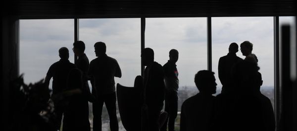 Работники в офисе, фото из архива - Sputnik Азербайджан