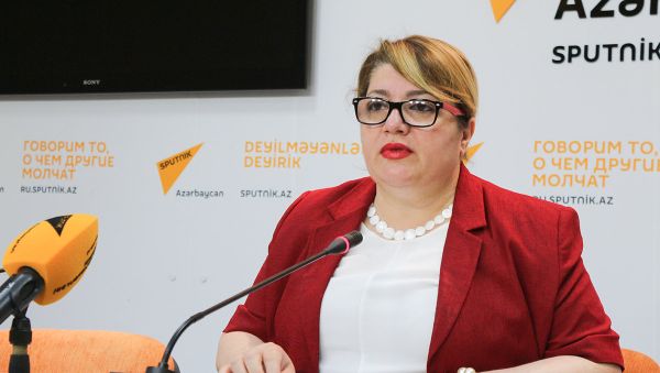 Президент Ассоциации больных гемофилией, правозащитница Гюльнара Гусейнова Президент Ассоциации больных гемофилией, правозащитница Гюльнара Гусейнова - Sputnik Азербайджан