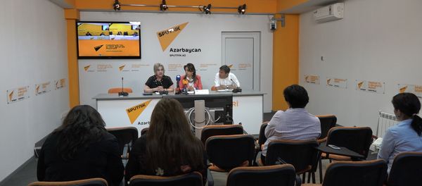 В пресс-центре Sputnik Азербайджан вспомнили чудное мгновенье - Sputnik Азербайджан