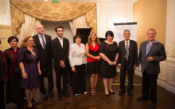 Вечер памяти народного поэта Азербайджана Вагифа Самедоглу в Париже - Sputnik Азербайджан