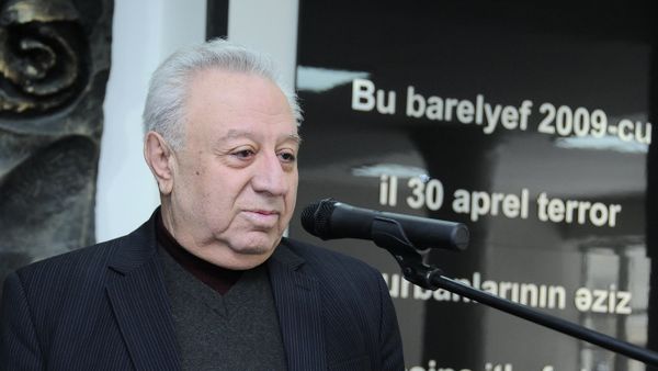 Депутат Милли Меджлиса Гусейнбала Мираламов - Sputnik Азербайджан