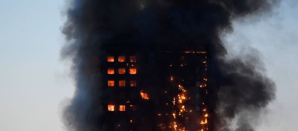 Пожар в центре Лондона, 14 июня 2017 года - Sputnik Азербайджан