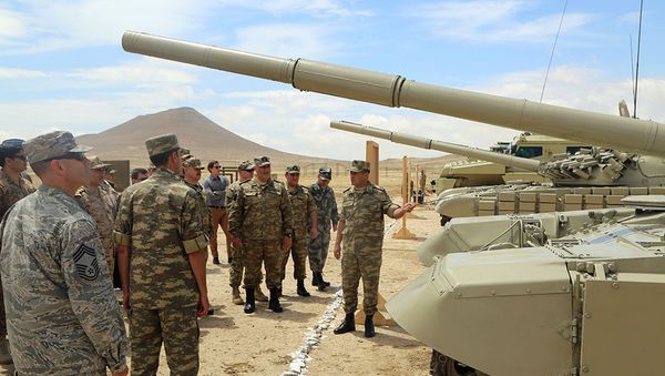 Военные атташе и представители аппаратов военных атташе, аккредитованные в Азербайджане, посетили воинскую часть - Sputnik Азербайджан