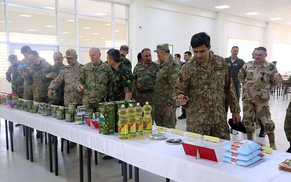 Военные атташе и представители аппаратов военных атташе, аккредитованные в Азербайджане, посетили воинскую часть - Sputnik Азербайджан