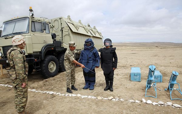 Проведены тактико-специальные учения с инженерно-саперными подразделениями - Sputnik Азербайджан