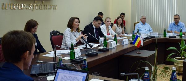 Круглый стол Азербайджан как точка сопряжения евразийских проектов в Ростове-на-Дону - Sputnik Азербайджан