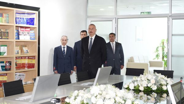Президент Ильхам Алиев на открытии административного здания Наримановского районного суда города Баку - Sputnik Азербайджан
