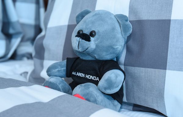 Гоночный номер-люкс McLaren-Honda в отеле Hilton Baku - Sputnik Азербайджан