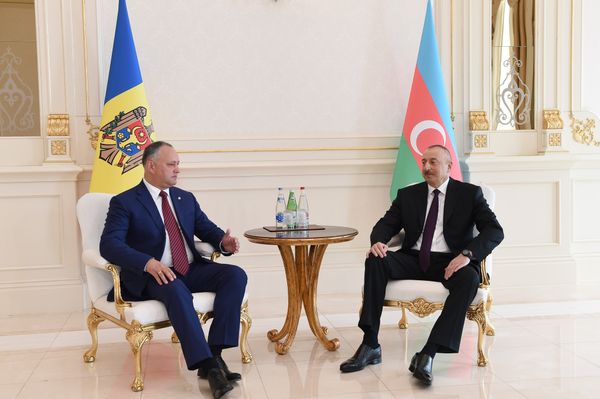Встреча глав президентов Азербайджана и Молдовы Ильхама Алиева и Игоря Додона один на один. - Sputnik Азербайджан