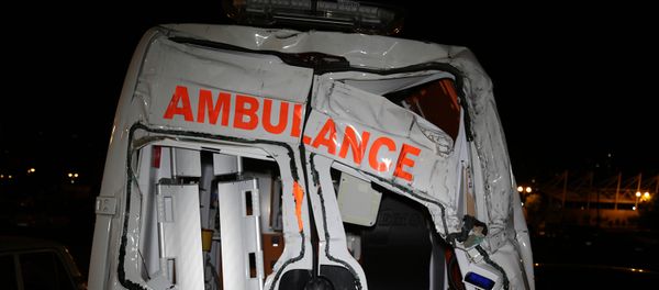 Автомобиль скорой помощи, попавший в ДТП - Sputnik Азербайджан